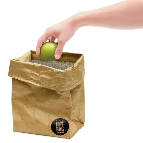 Lunchbox aislada de bolsas de papel marrón