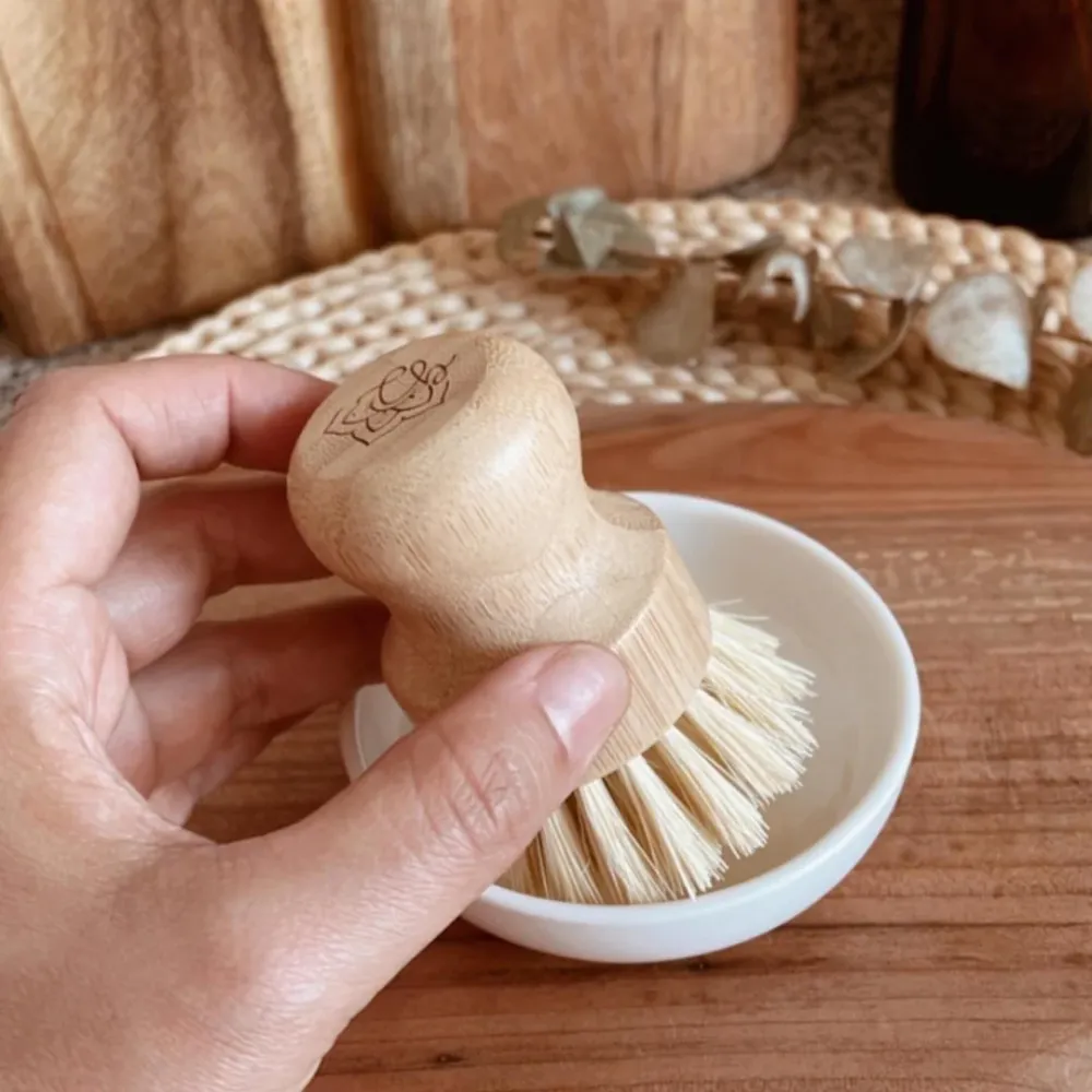 Pack Cepillo de Bambú + Plato de Cerámica Casa Bohem