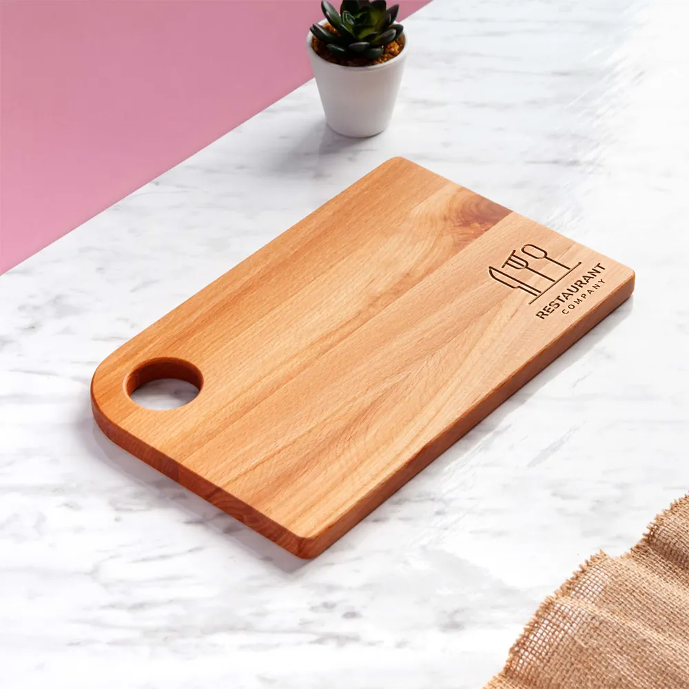 Tabla de cortar de madera de haya – Grabado de logotipo y orificio para colgar | Hostelerí y B2B