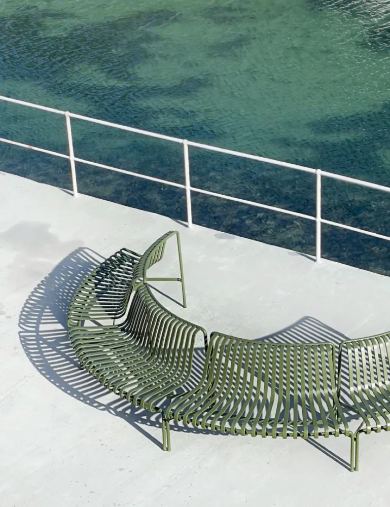 Palissade park dining bench HAY