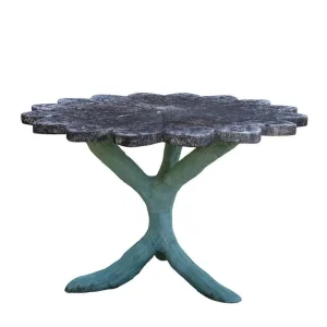 Mesa de piedra con forma de flor Particular