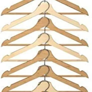 Pack de 8 Perchas de Madera Maciza IKEA BUMERANG en color Natural. Unas perchas robustas y con un diseño curvado para cuid...