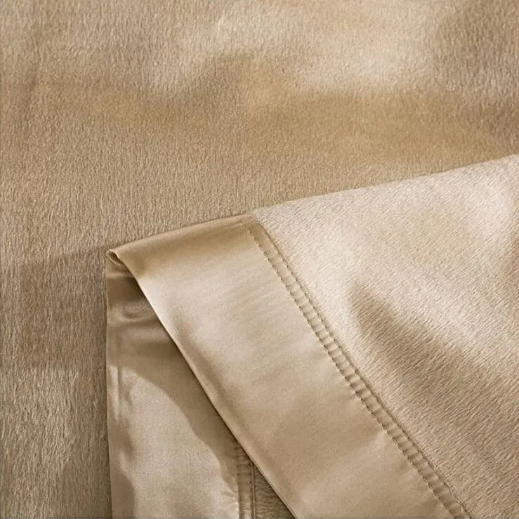 MANTA DE SEDA (100 % SEDA MORERA CON EL BORDE DE CHARMEUSE) COLOR CHAMPAN ICON SILK