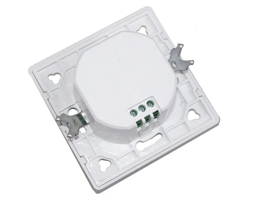 Maclean MCE132 Microonda PIR Junction Box 5 - 15m 180º IP20
